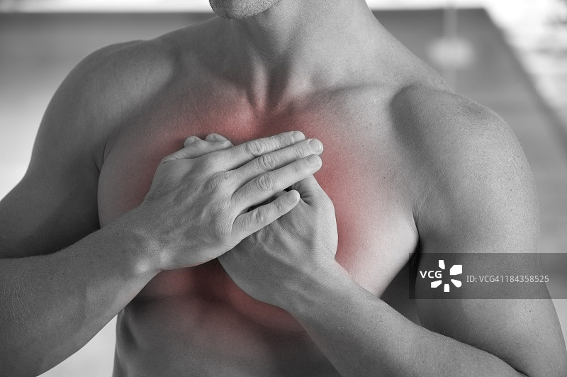 突发心脏病的男人图片素材