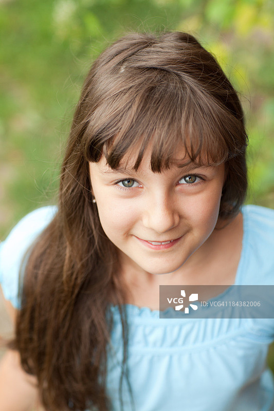 微笑的女孩图片素材