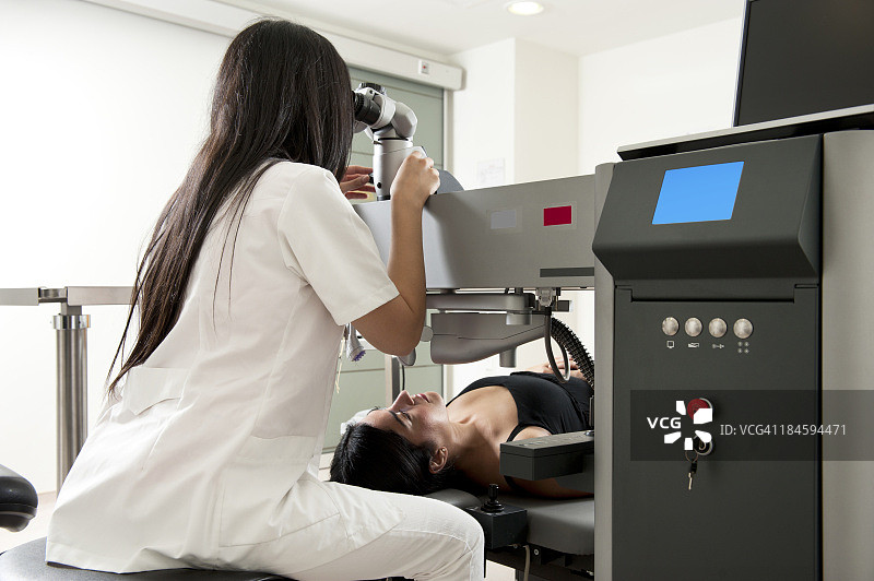 激光眼科手术图片素材