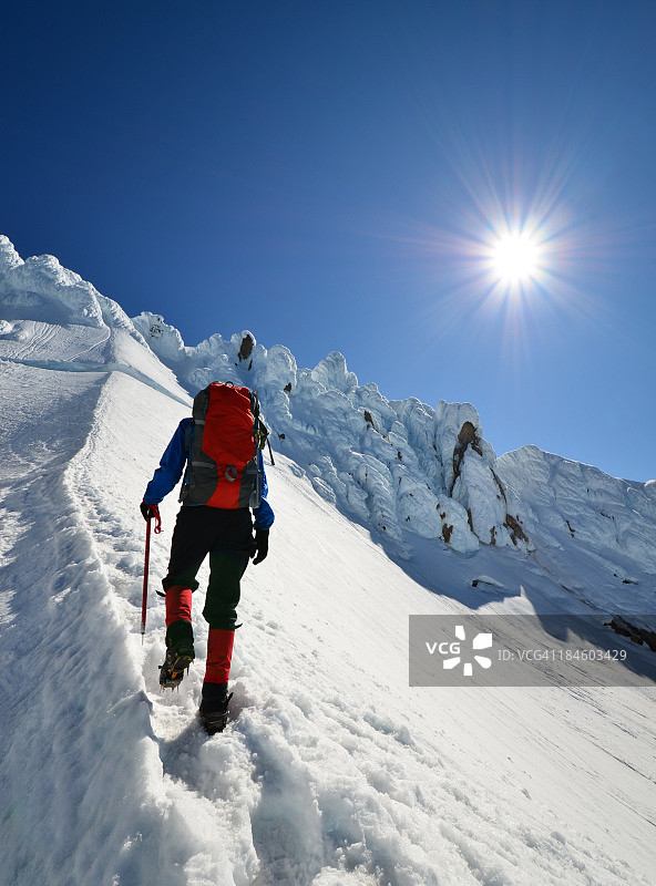 登山者攀登图片素材