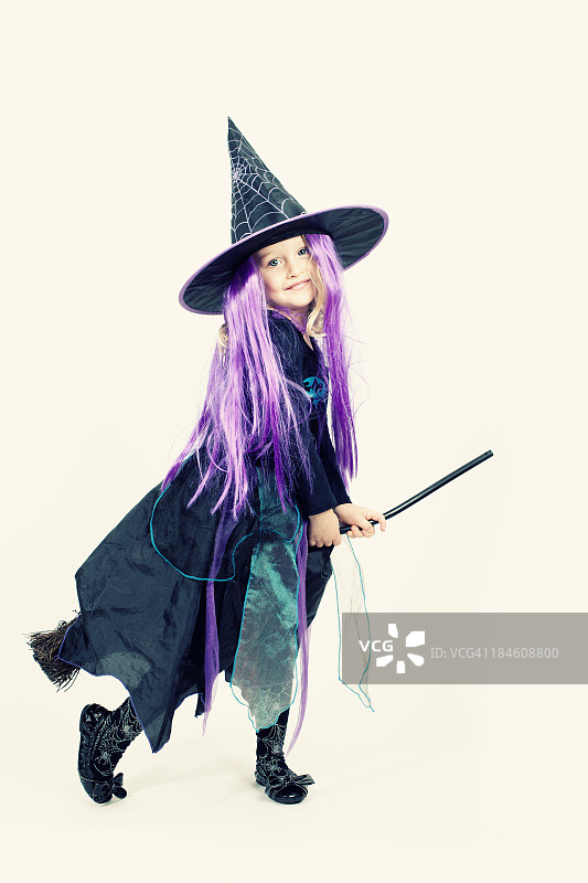 小女巫图片素材