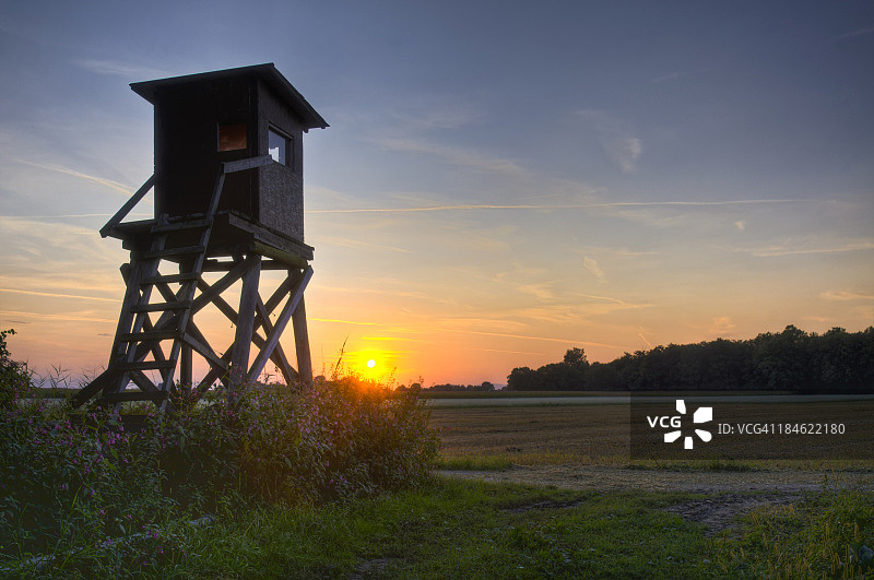 黄昏猎人伪装棚图片素材
