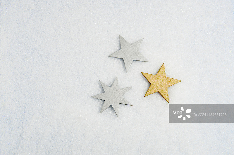 雪地上的圣诞星图片素材