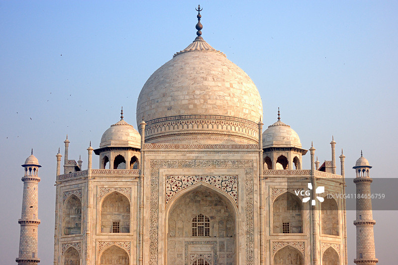 日出时分的泰姬陵图片素材