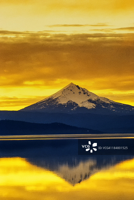 麦克劳林山，克拉马斯湖图片素材