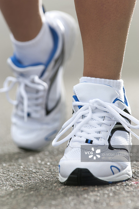跑步运动鞋图片素材