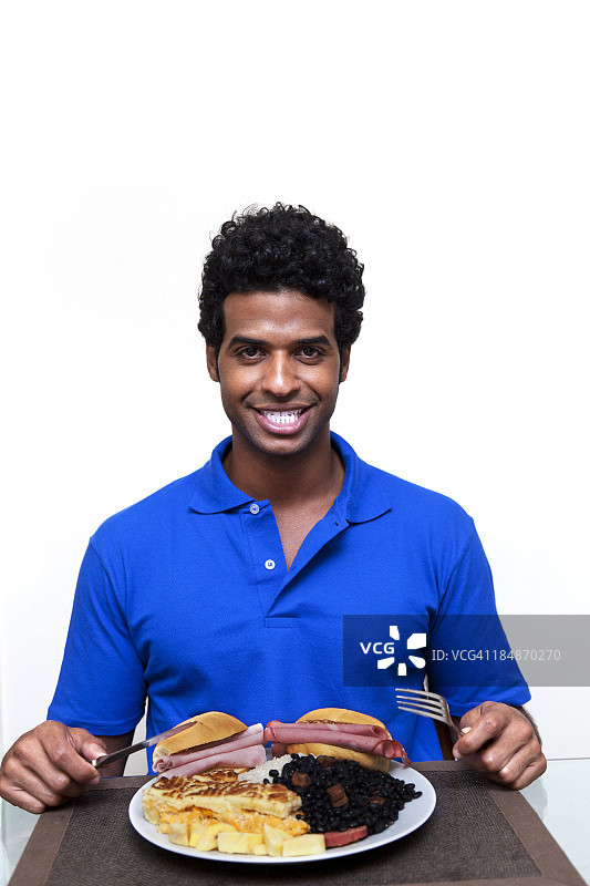 什么都能吃的年轻男人图片素材