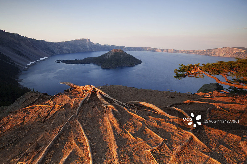 火山口湖日落图片素材
