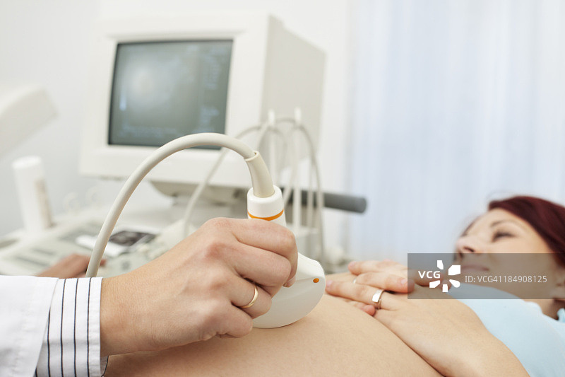 孕妇做超声波检查图片素材