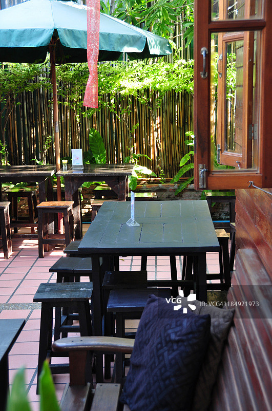 户外餐桌椅图片素材