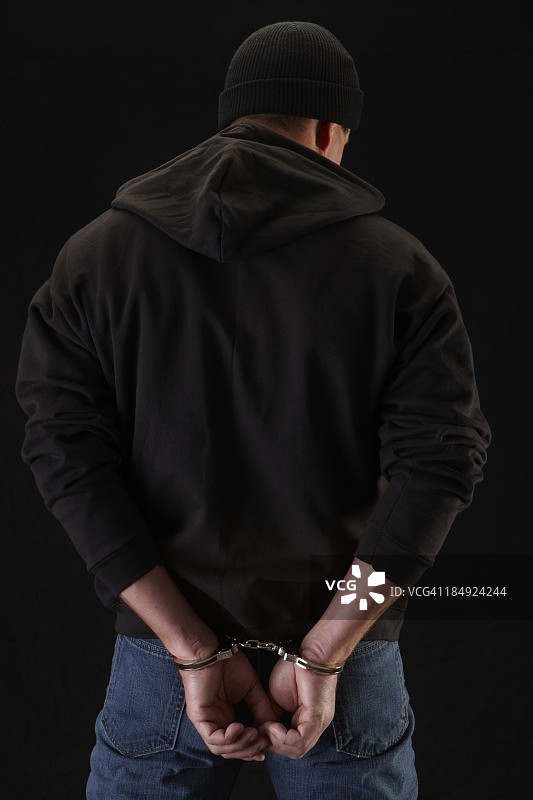 强盗被捕图片素材