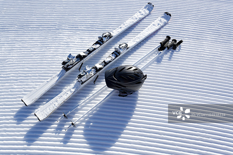 雪地滑雪装备图片素材