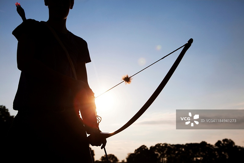 日落弓箭手图片素材