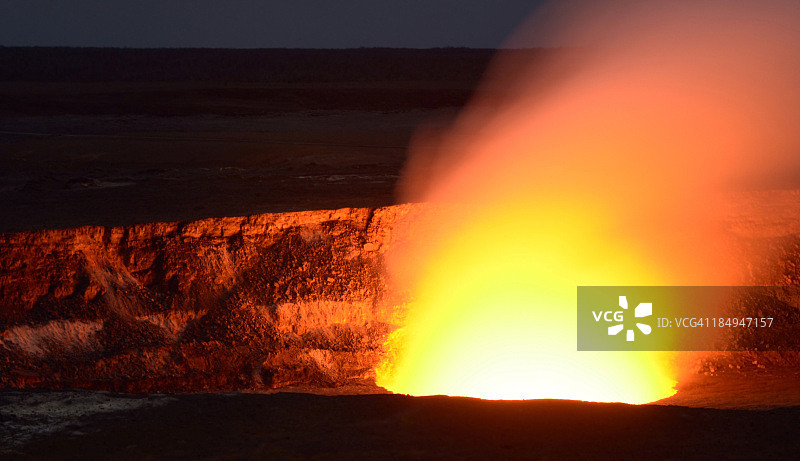 夏威夷哈雷茂茂火山夜晚的景象图片素材
