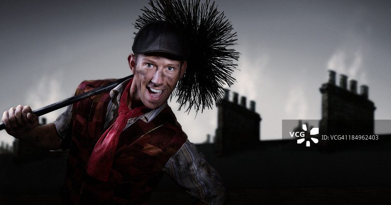 笑容满面的烟囱清洁工照片图片素材