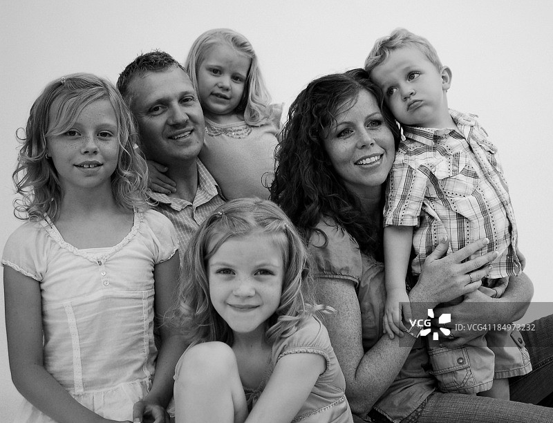 幸福的六口之家图片素材