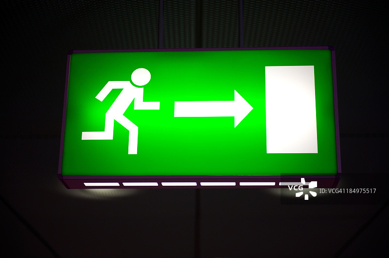 紧急出口灯标志图片素材