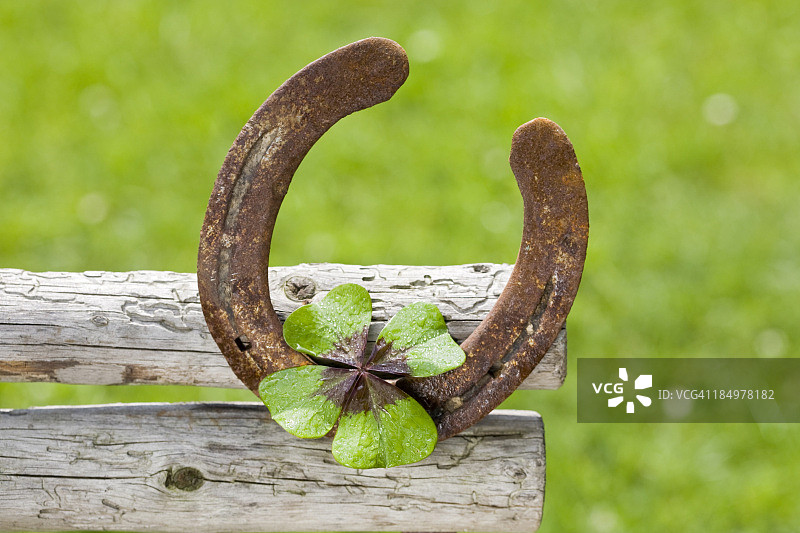 喜极而泣图片素材