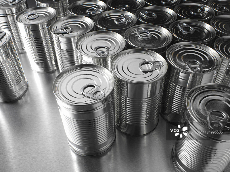 一组银色锡罐图片素材