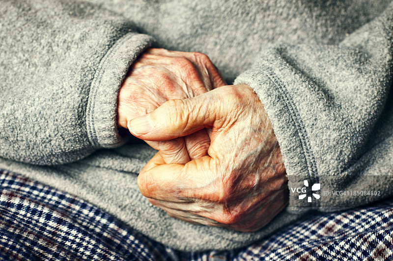 爷爷的手图片素材