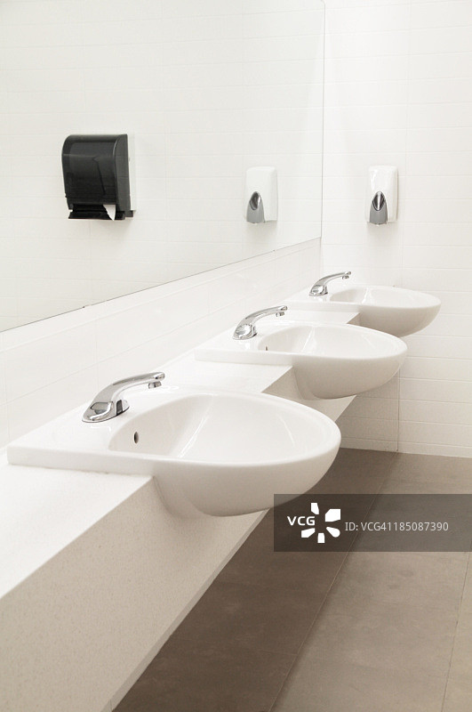 新公共洗手间水槽图片素材