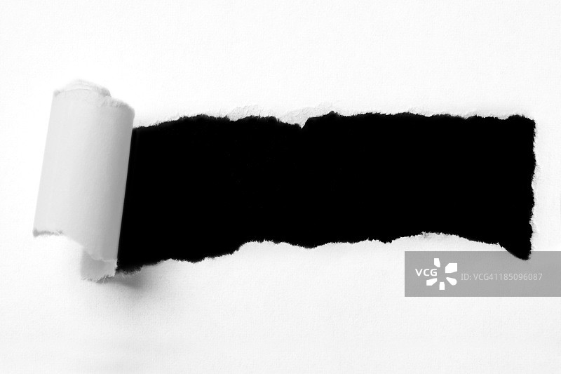 撕裂纸张孔洞图片素材