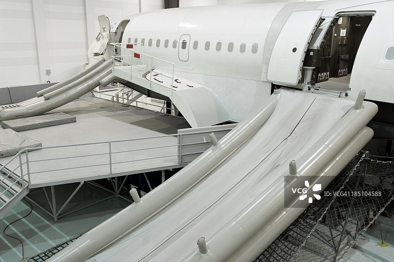 飞机滑梯救生筏图片素材