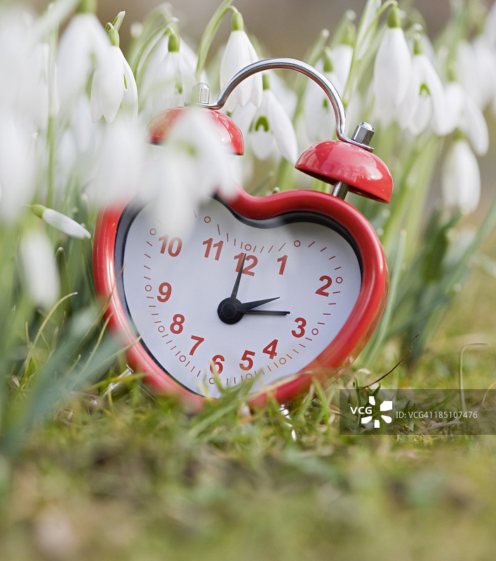 敲响铃铛图片素材