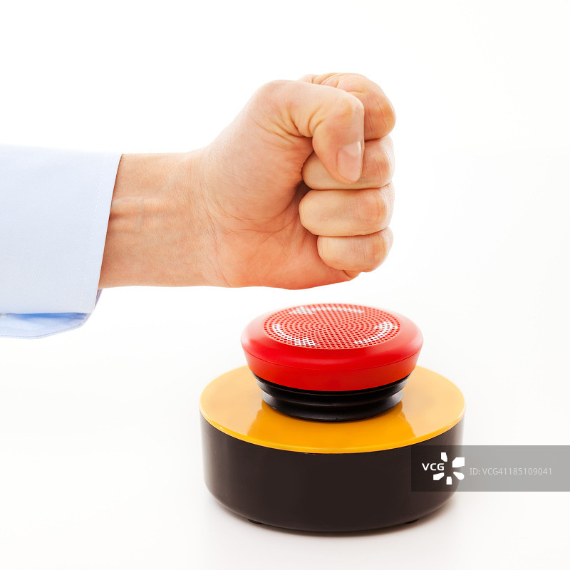 按下蜂鸣器！图片素材