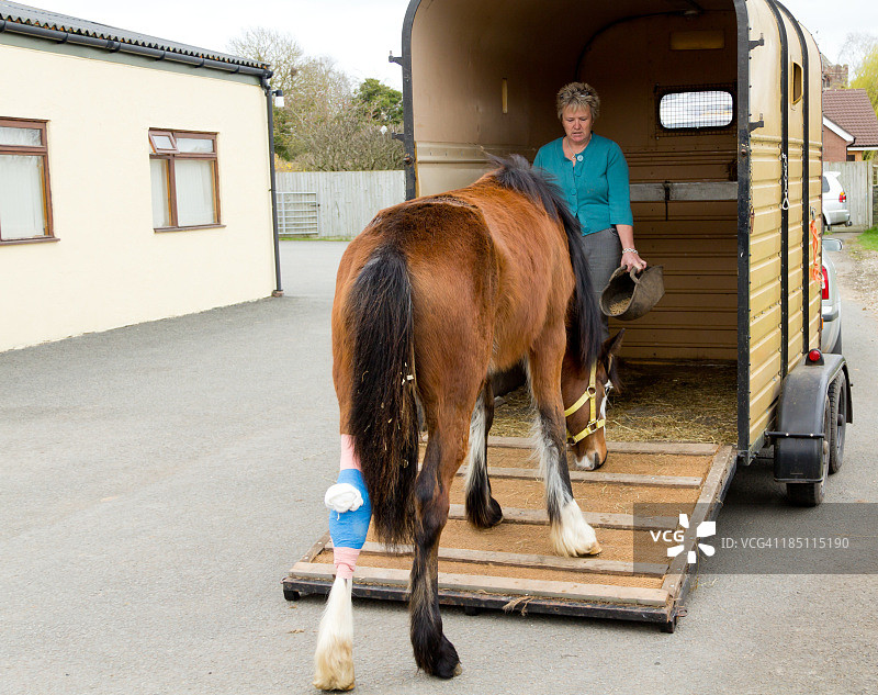 出院回家图片素材