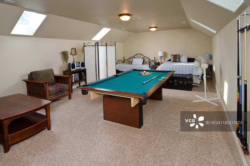 带游戏室的卧室图片素材