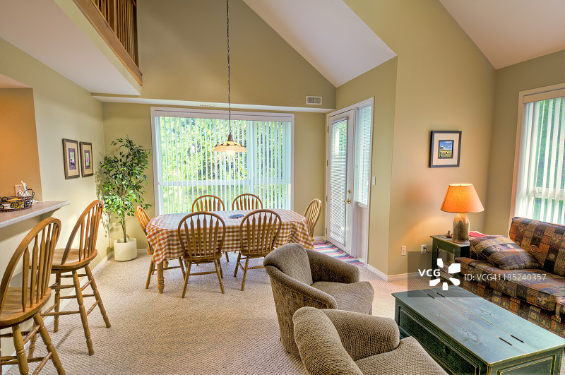 山腰公寓内部 - II图片素材