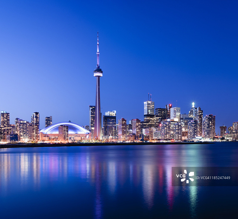 加拿大多伦多城市夜景天际线图片素材