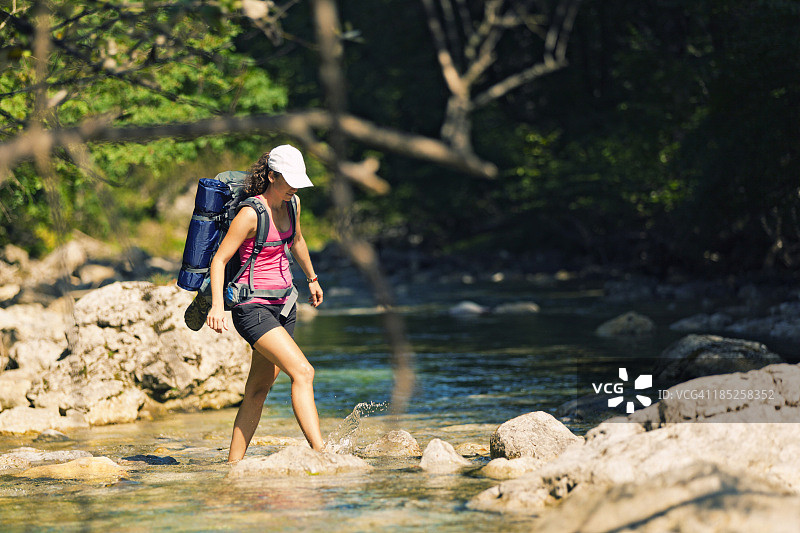 荒野徒步旅行图片素材