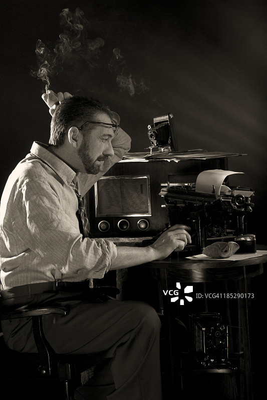 黑色风格：记者图片素材