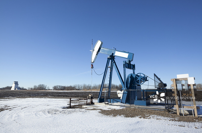 2XL本地石油图片素材