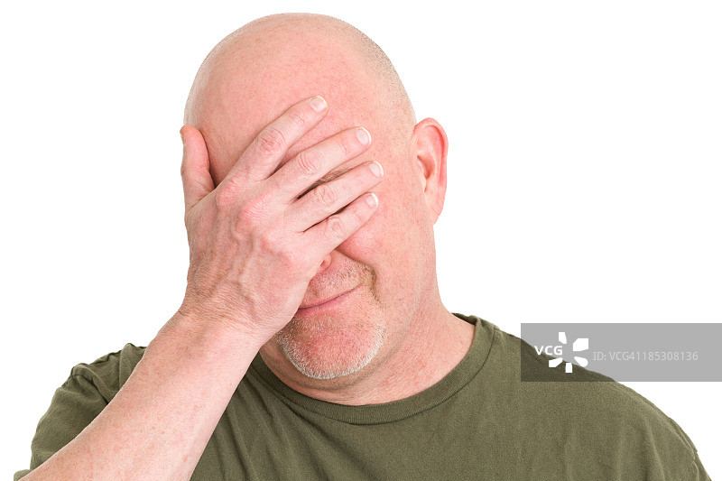 悲伤的男人用手捂住脸图片素材