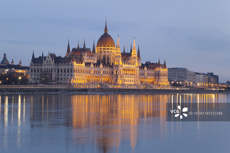 匈牙利国会大厦—布达佩斯图片素材