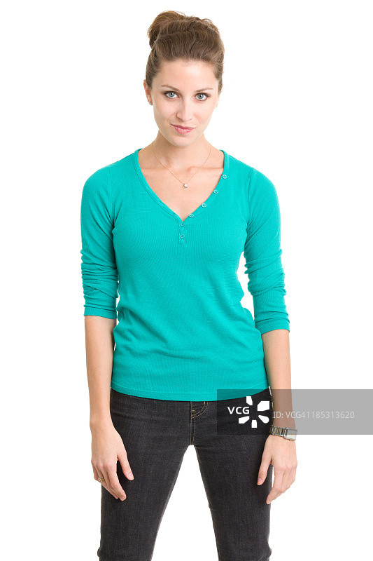 四分之三身长的站立年轻女性肖像图片素材