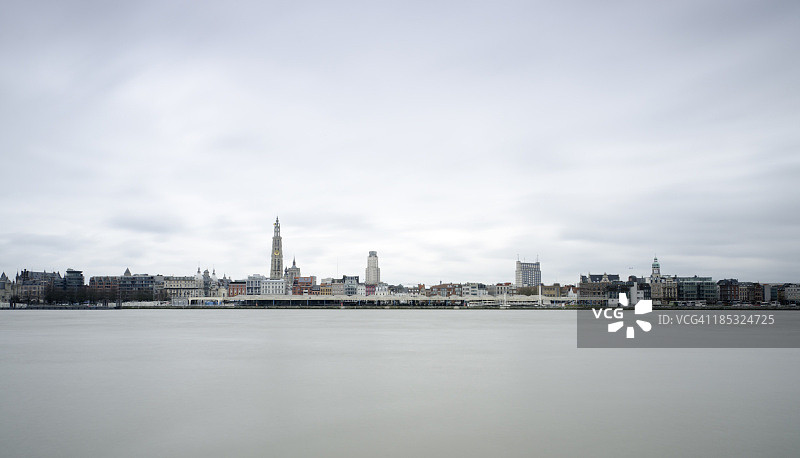 长时间曝光下的安特卫普图片素材