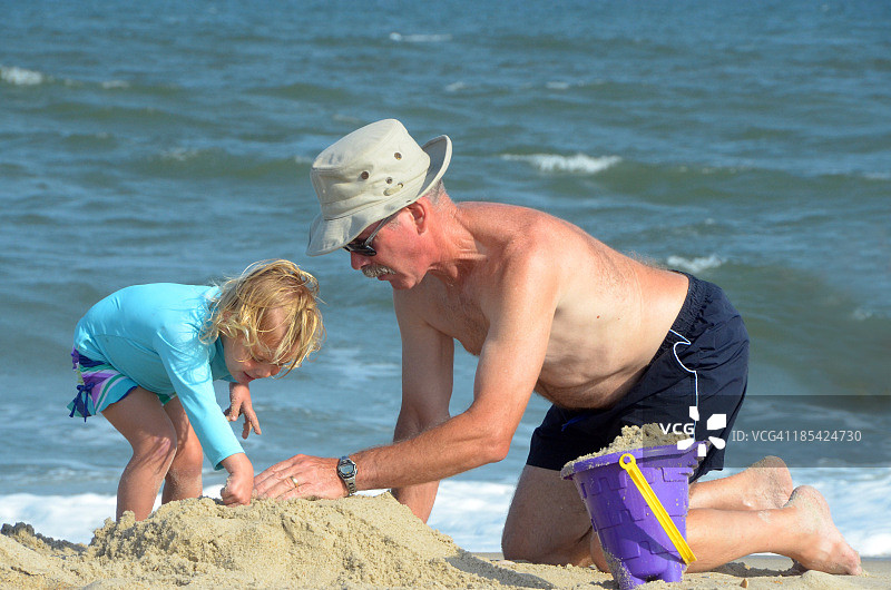 爷爷和孙女图片素材