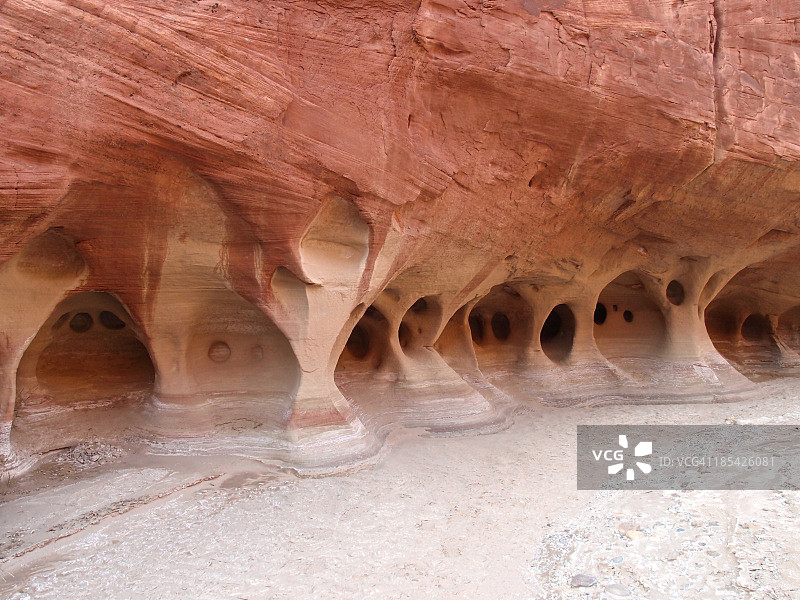 帕里亚河床的洞穴图片素材