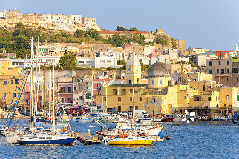 意大利普罗奇达岛：滨海格兰德图片素材