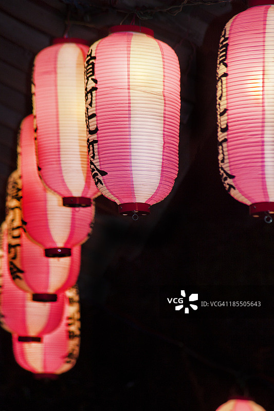 节日上的纸灯笼图片素材