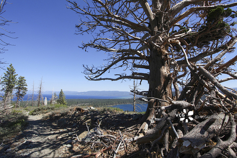 塔拉克山小径入口图片素材