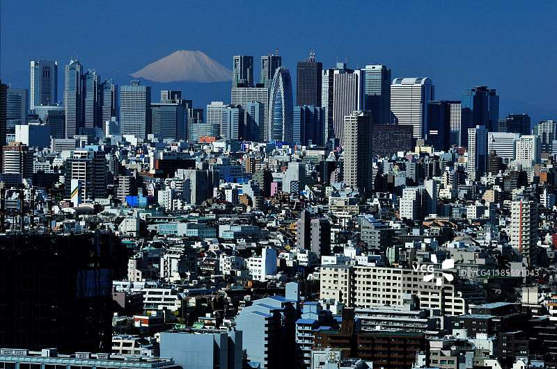 新宿天际线与富士山图片素材