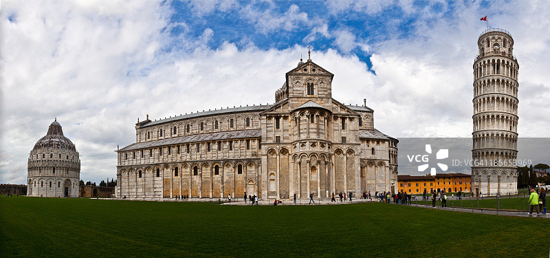 意大利比萨奇迹广场全景图片素材
