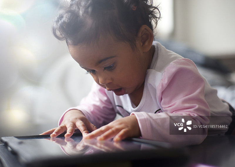 小女孩图片素材