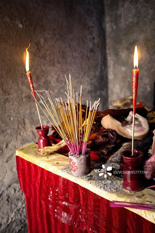 祈祷和祭品图片素材