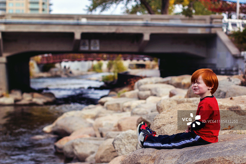 观赏河流图片素材